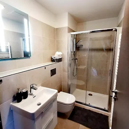 Apartman Kvilda Gallery דירה